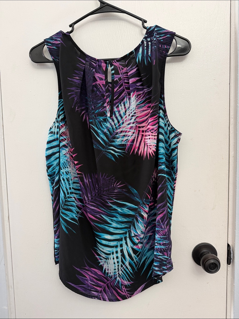 Worthington Black Sleeveless Top with Teal, Purple & Pink Leaf Print - Picture 4 of 10